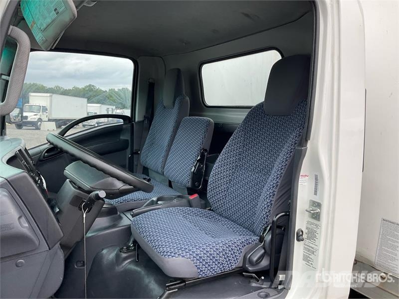 Isuzu NRR Box trucks