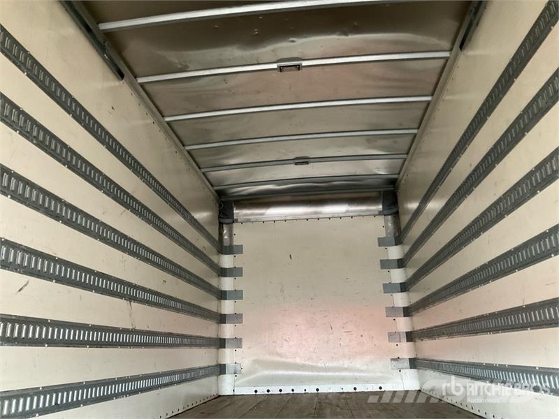 Isuzu NRR Box trucks