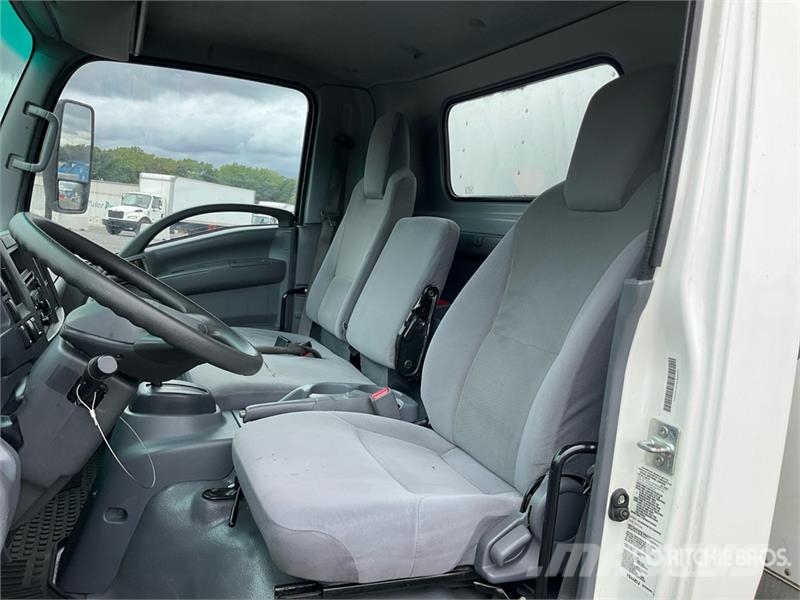 Isuzu NRR Box trucks