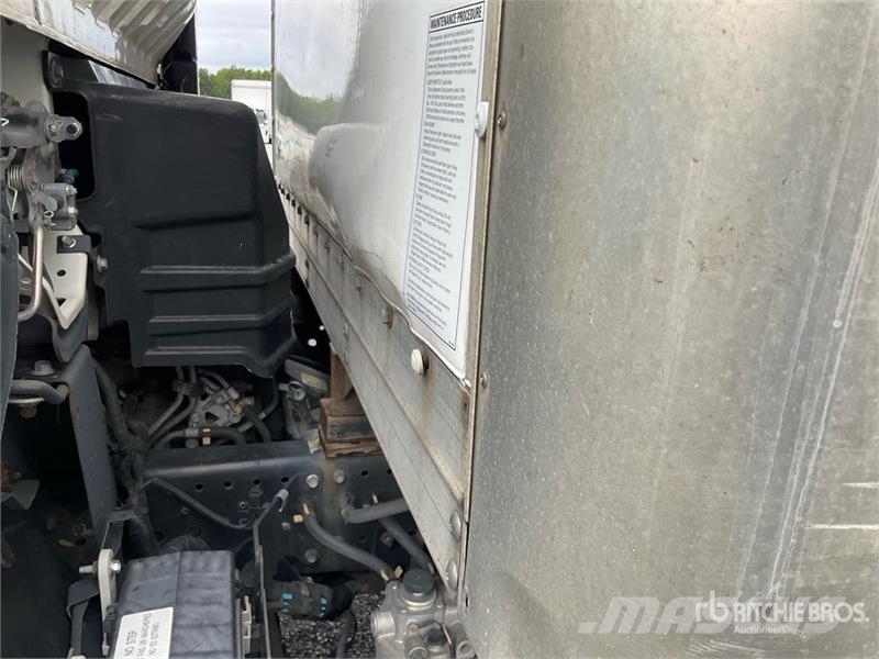 Isuzu NRR Box trucks
