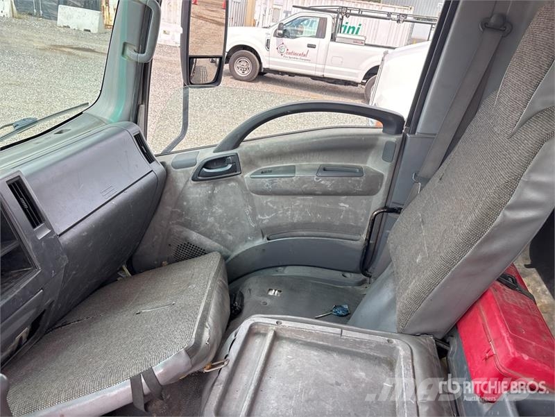 Isuzu NRR 4x2 Flatbed Truck Camiões estrado/caixa aberta