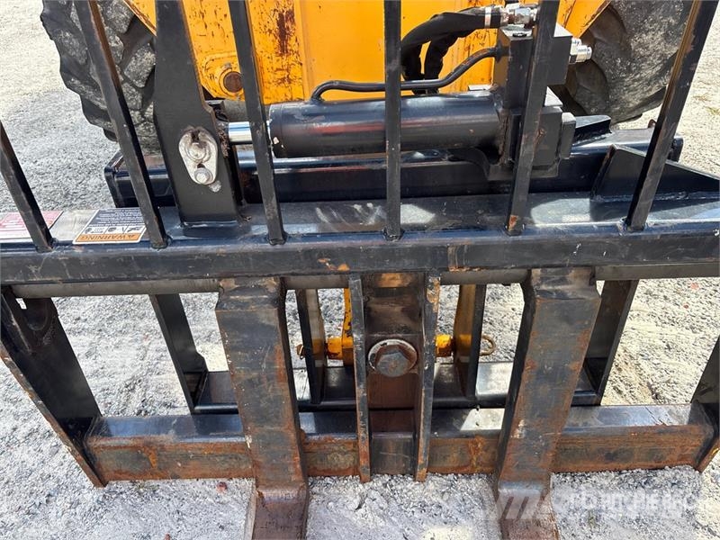 JCB 512-56 مناولات متداخلة