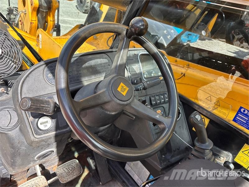 JCB 512-56 مناولات متداخلة