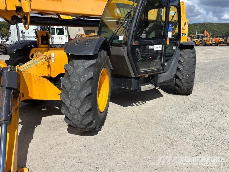JCB 512-56 مناولات متداخلة