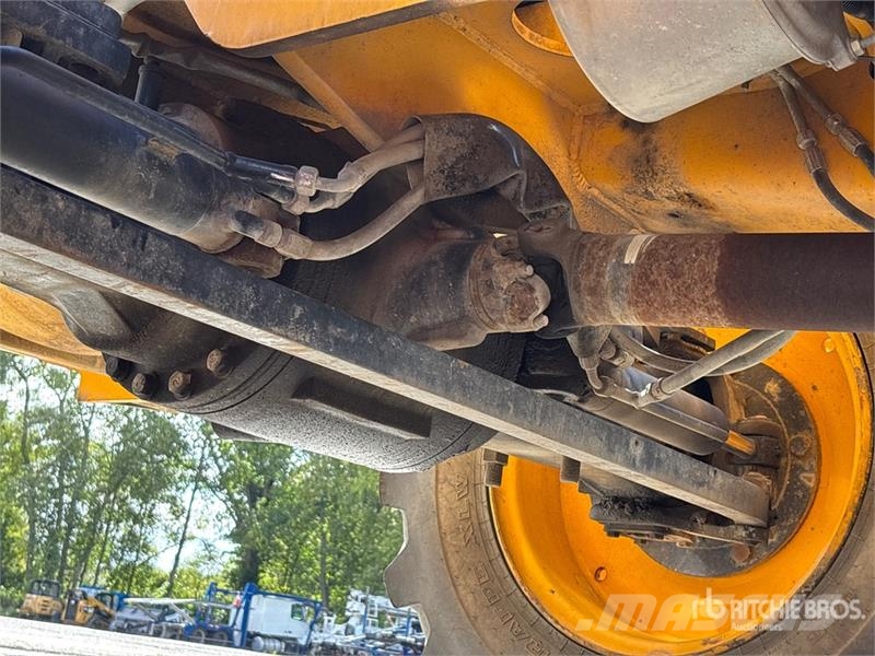 JCB 512-56 مناولات متداخلة