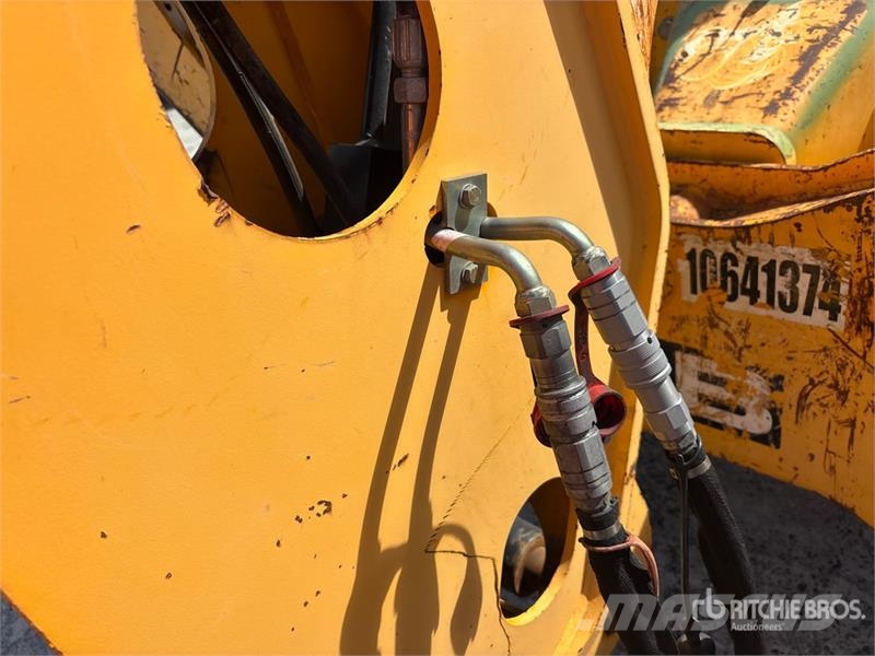 JCB 512-56 مناولات متداخلة