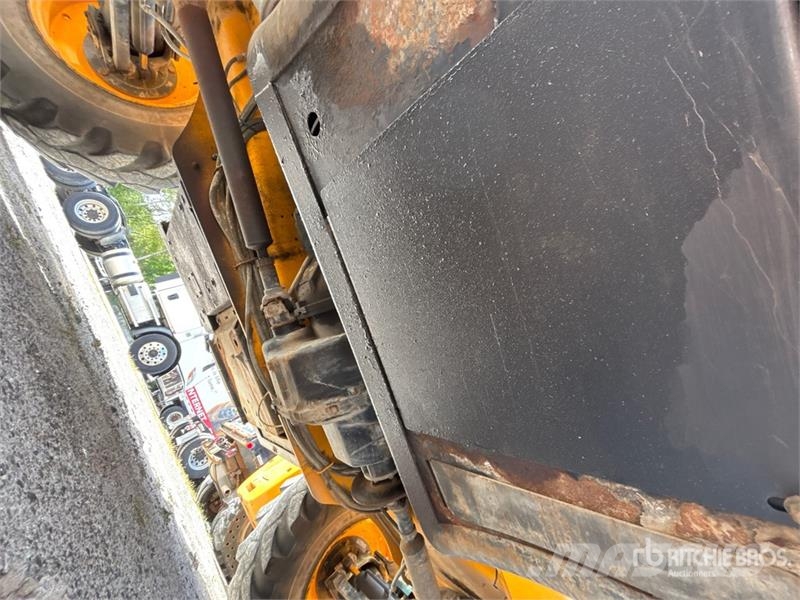 JCB 512-56 مناولات متداخلة