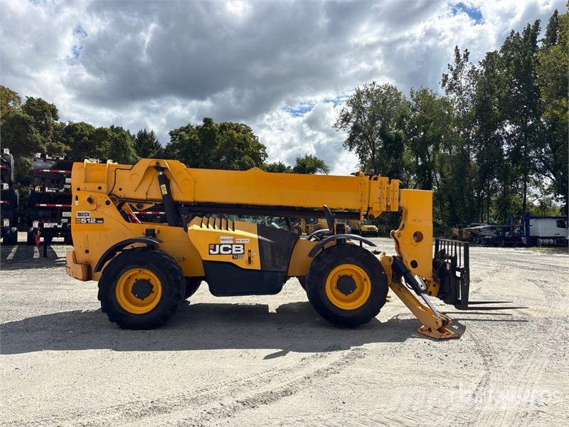 JCB 512-56 مناولات متداخلة