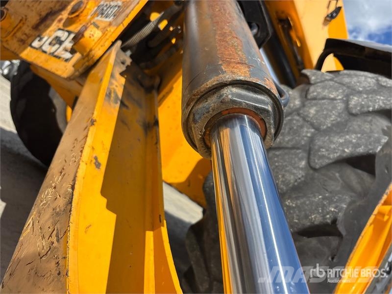 JCB 512-56 مناولات متداخلة