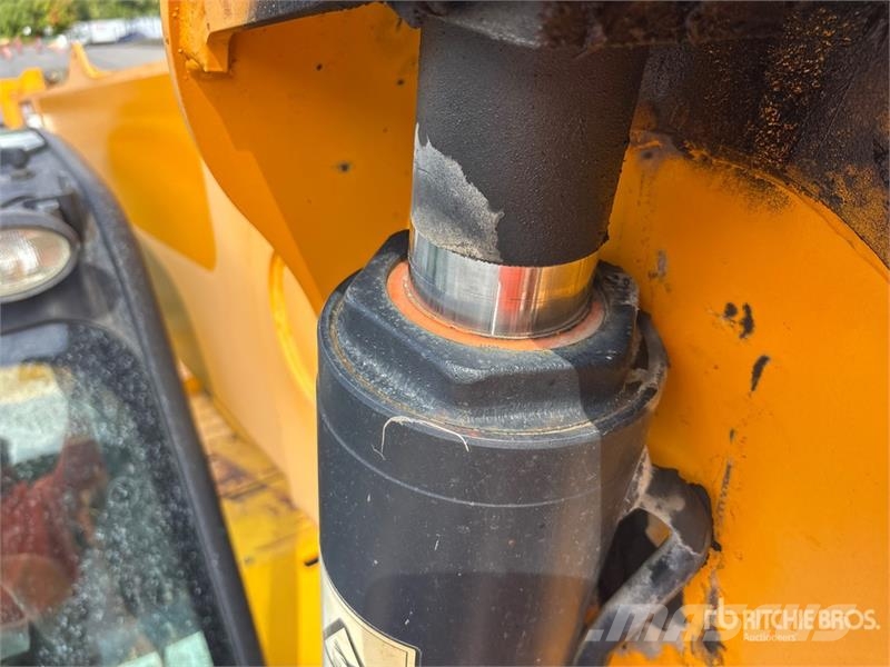JCB 512-56 مناولات متداخلة