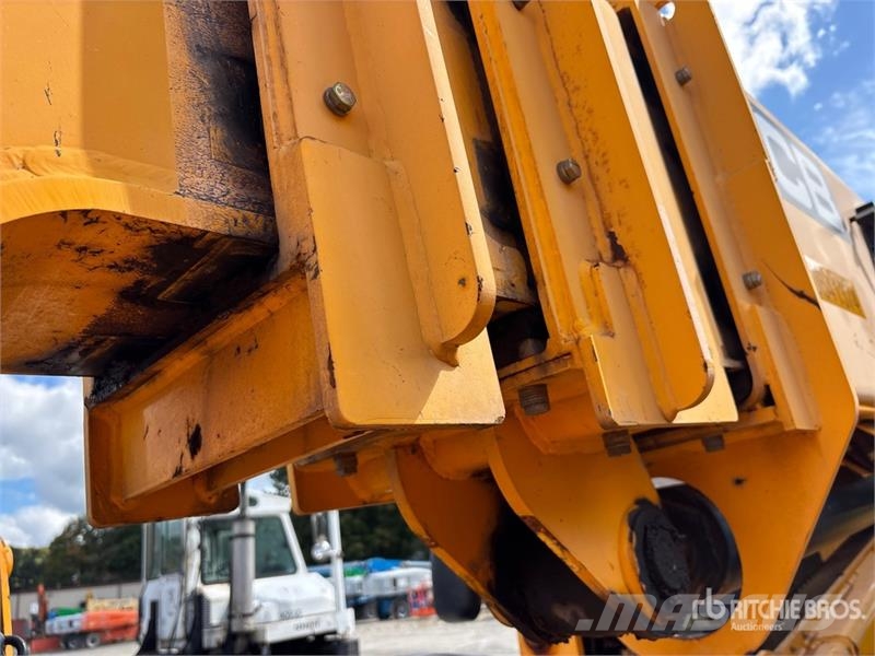 JCB 512-56 مناولات متداخلة