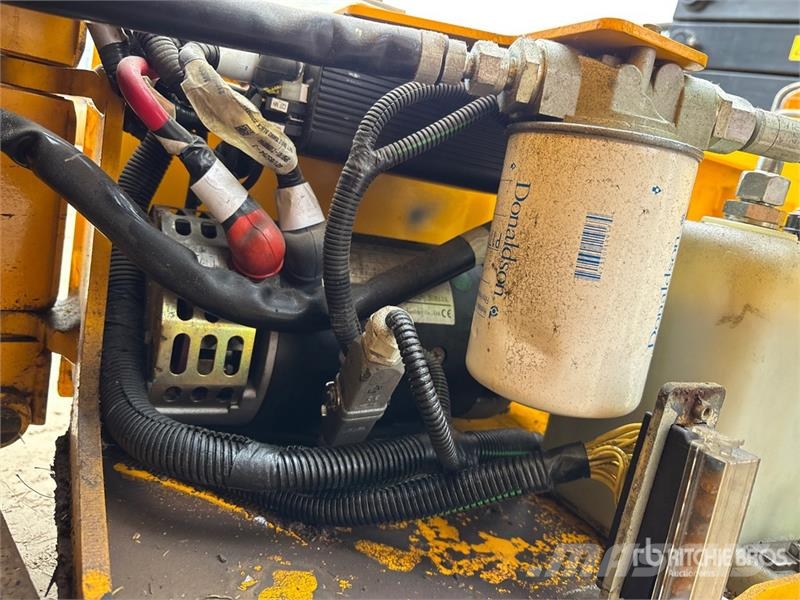 JCB S1930E Škarjaste dvižne ploščadi