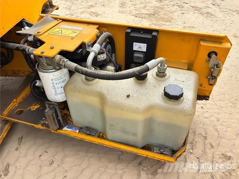 JCB S1930E Škarjaste dvižne ploščadi