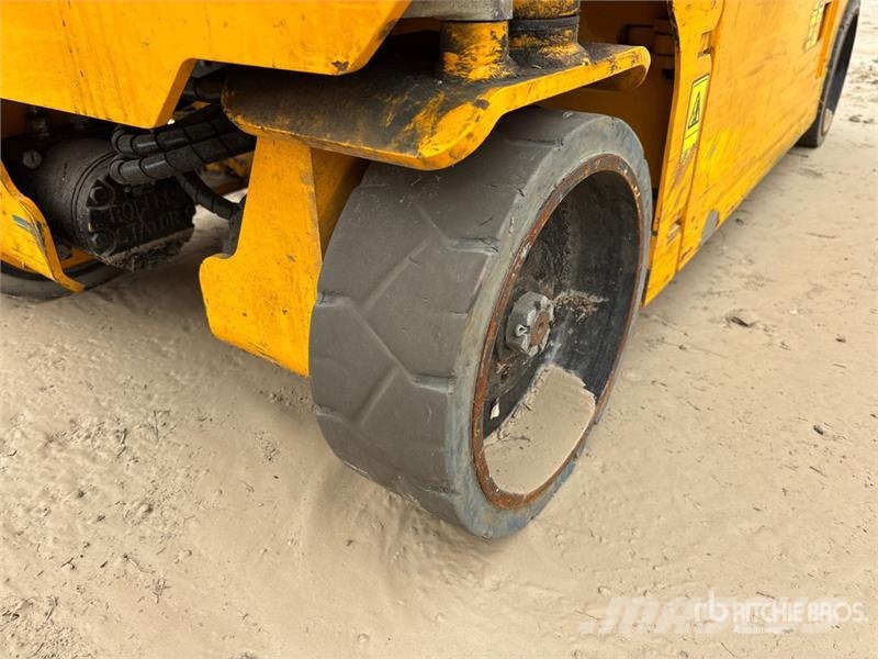 JCB S1930E Škarjaste dvižne ploščadi