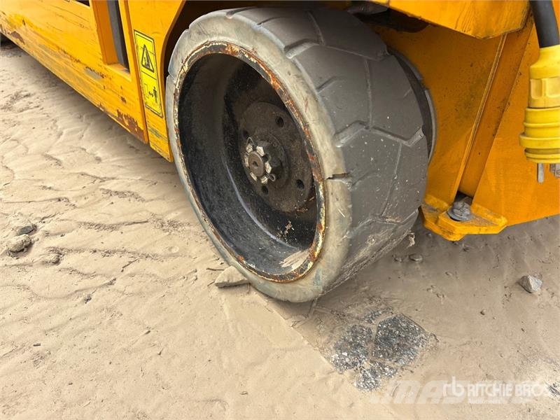JCB S1930E Škarjaste dvižne ploščadi