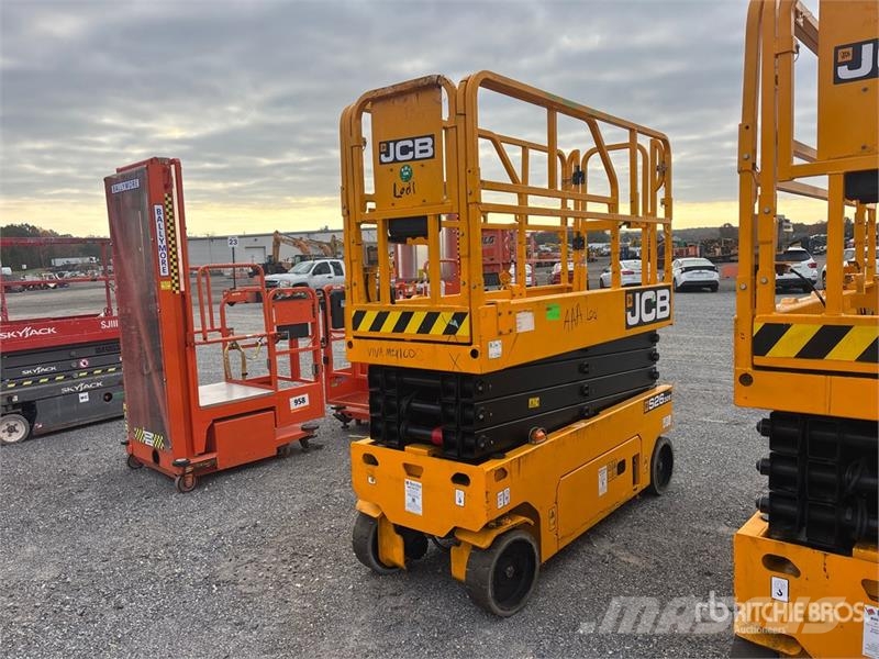 JCB S2632E Electric Scissor Lift رافعات مقصية الشكل
