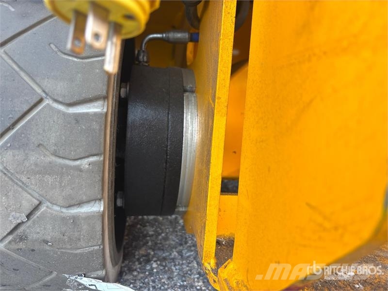 JCB S2632E Electric Scissor Lift رافعات مقصية الشكل