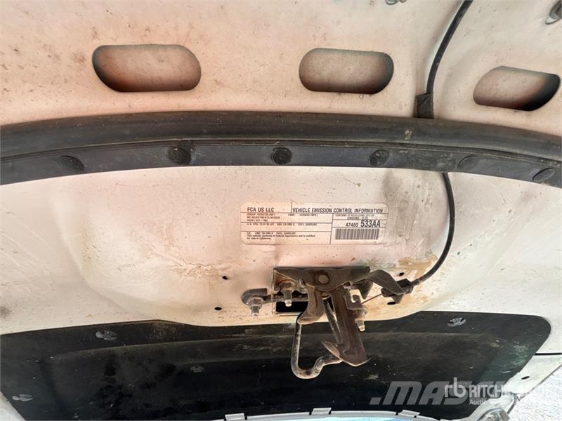 Jeep Cherokee Latitude 4WD SUV Auto's