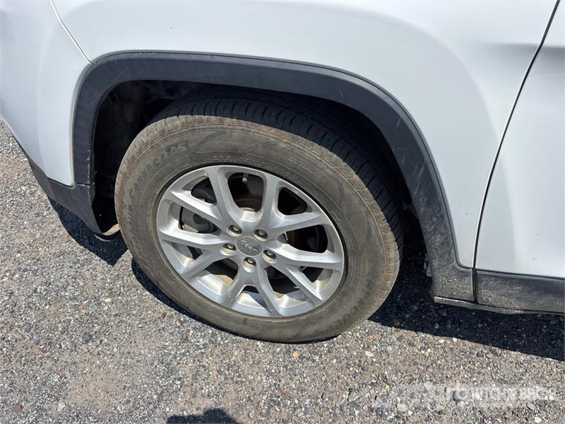 Jeep Cherokee Latitude 4WD SUV Auto's