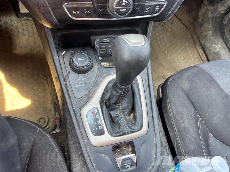 Jeep Cherokee Latitude 4WD SUV Auto's