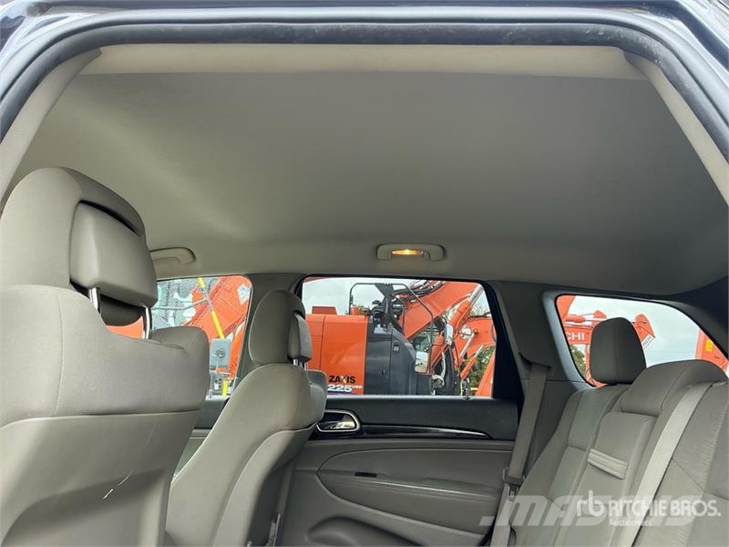 Jeep Grand Cherokee Laredo Avtomobili