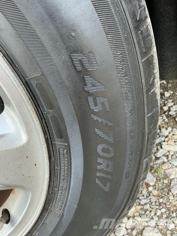 Jeep Grand Cherokee Laredo Avtomobili