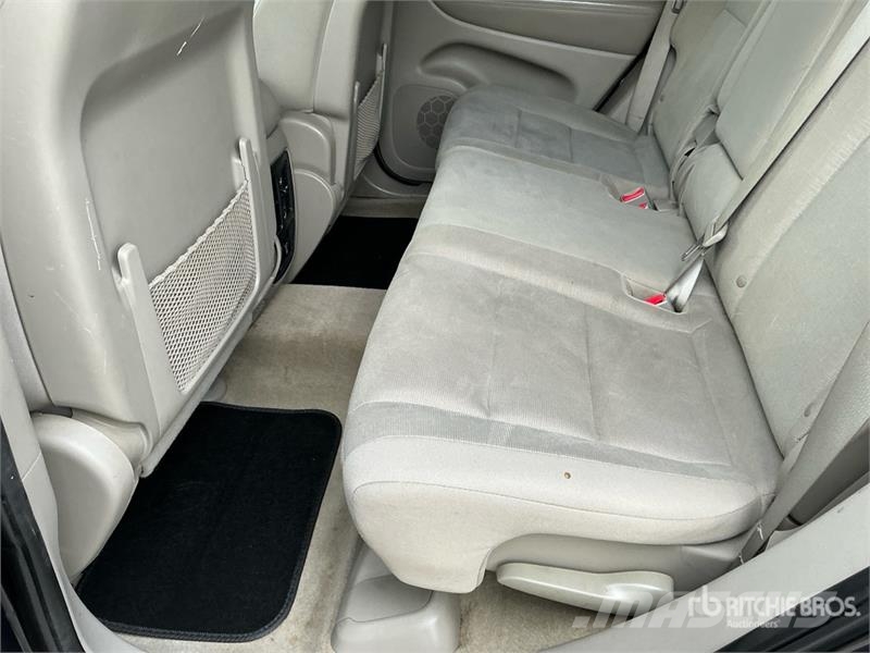 Jeep Grand Cherokee Laredo Avtomobili