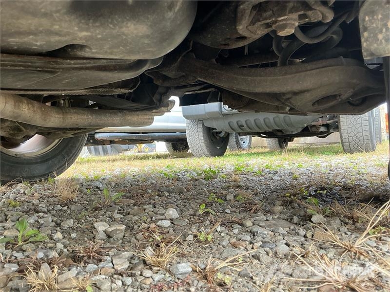 Jeep Grand Cherokee Laredo Avtomobili