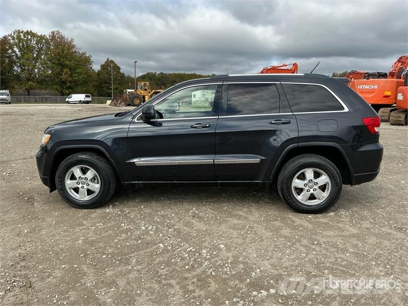 Jeep Grand Cherokee Laredo Avtomobili