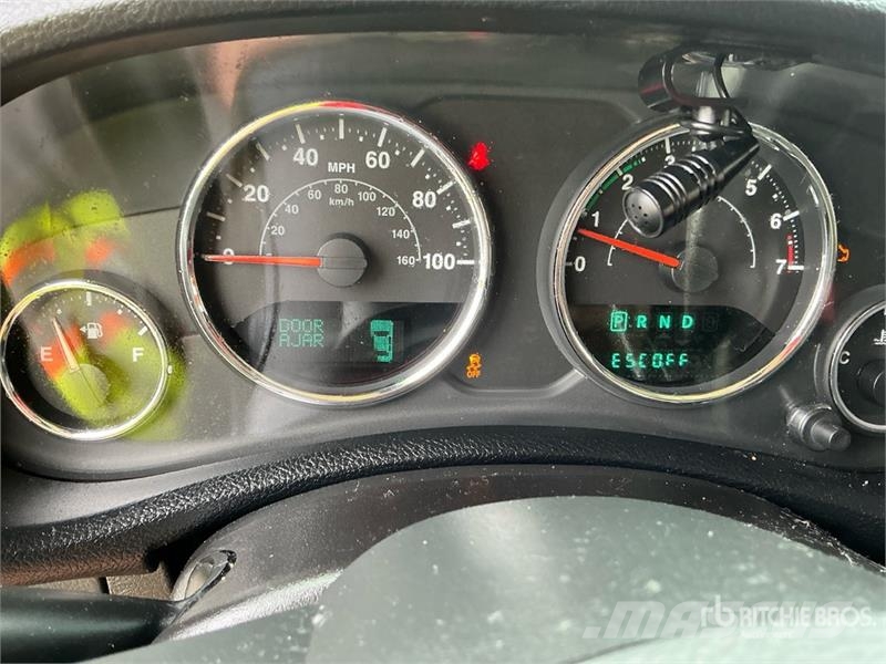 Jeep Wrangler Unlimited Sahara Avtomobili