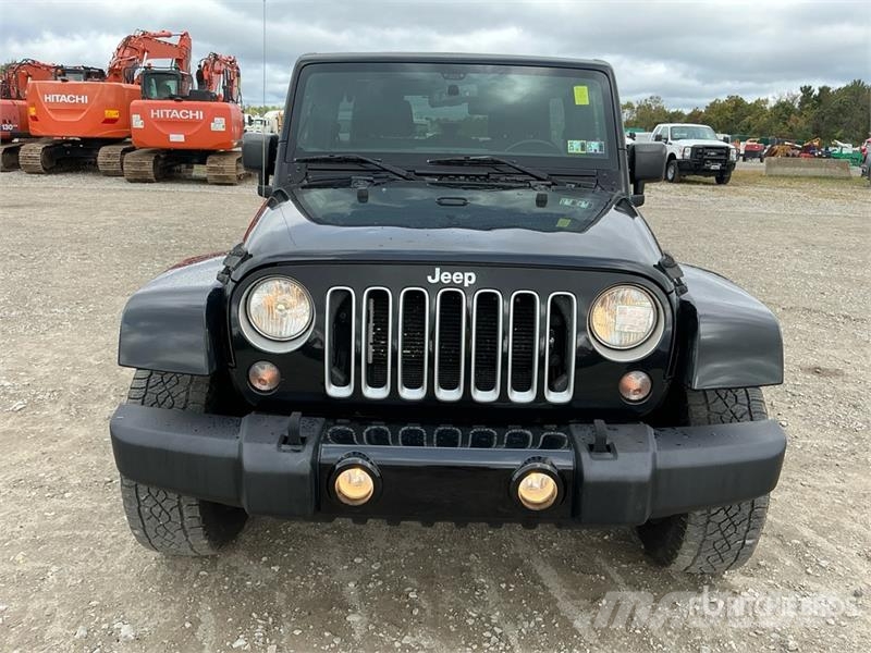 Jeep Wrangler Unlimited Sahara Avtomobili