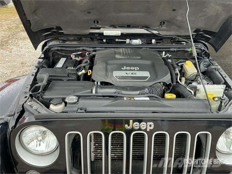 Jeep Wrangler Unlimited Sahara Avtomobili