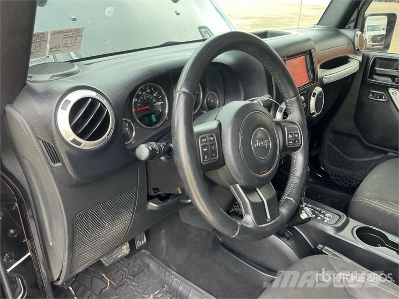 Jeep Wrangler Unlimited Sahara Avtomobili