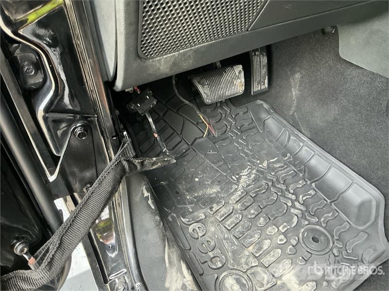 Jeep Wrangler Unlimited Sahara Avtomobili