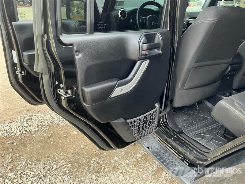 Jeep Wrangler Unlimited Sahara Avtomobili