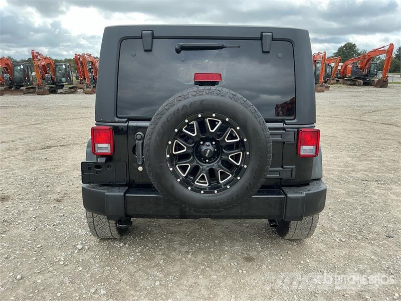 Jeep Wrangler Unlimited Sahara Avtomobili