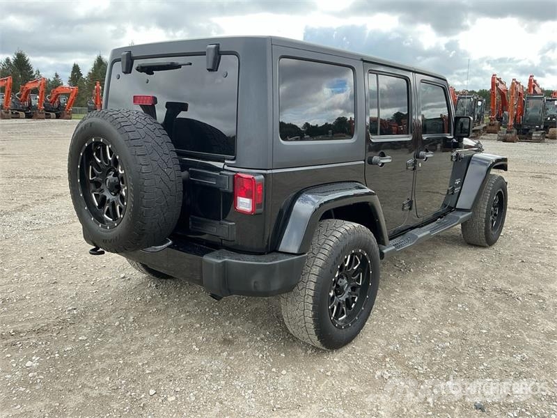 Jeep Wrangler Unlimited Sahara Avtomobili