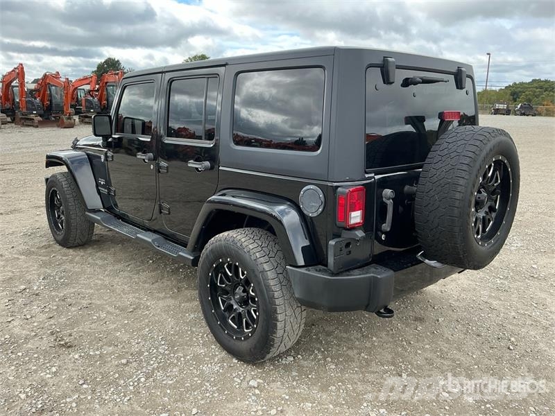 Jeep Wrangler Unlimited Sahara Avtomobili