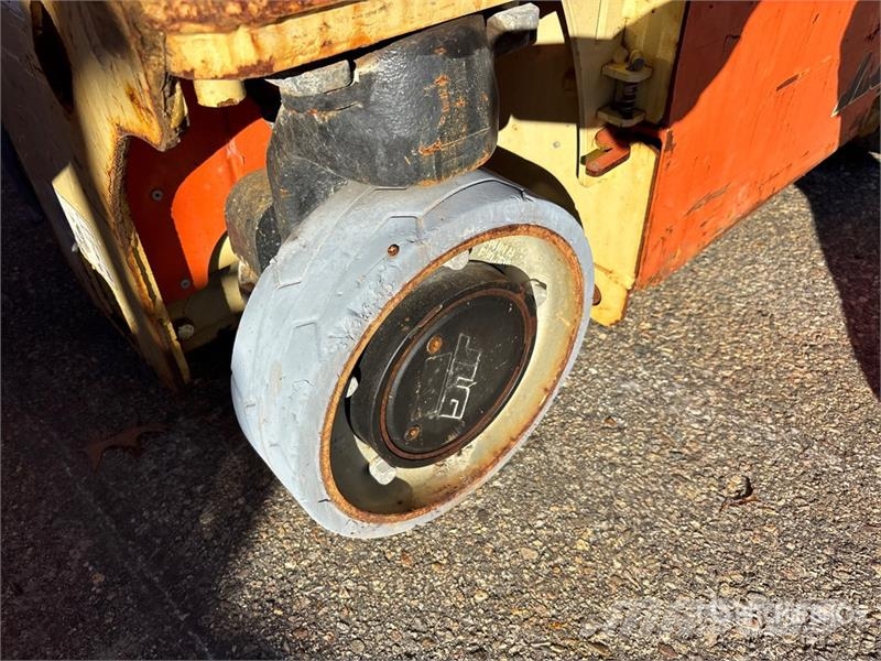 JLG 1230ES Vertical Mast Lift (Inoperable) Henkilönostimet ja nostolaitteet