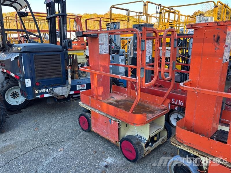JLG 1230ES Vertical Mast Lift (Inoperable) Vertikālie pacēlāji