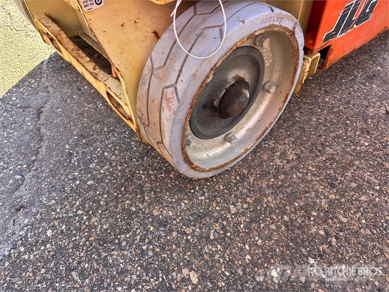 JLG 1230ES Vertical Mast Lift (Inoperable) Henkilönostimet ja nostolaitteet