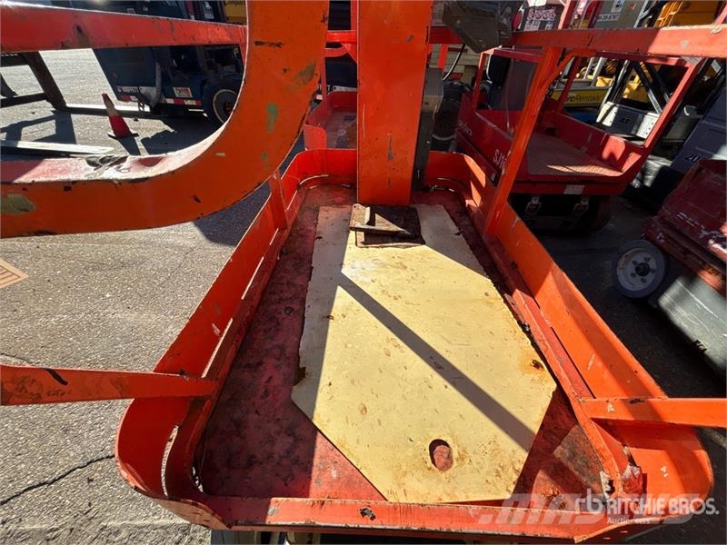 JLG 1230ES Vertical Mast Lift (Inoperable) Henkilönostimet ja nostolaitteet
