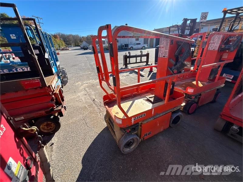 JLG 1230ES Vertical Mast Lift (Inoperable) Henkilönostimet ja nostolaitteet