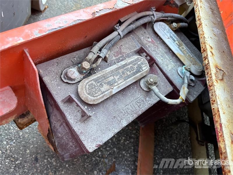 JLG 1230ES Vertical Mast Lift (Inoperable) Vertikālie pacēlāji