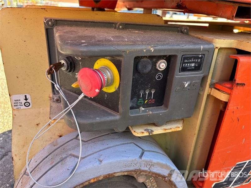 JLG 1230ES Vertical Mast Lift (Inoperable) Henkilönostimet ja nostolaitteet