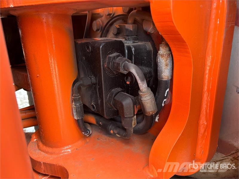 JLG 1250AJP 4WD Diesel Articulating Boom Lift - Factor 관절형 전동이동 리프트