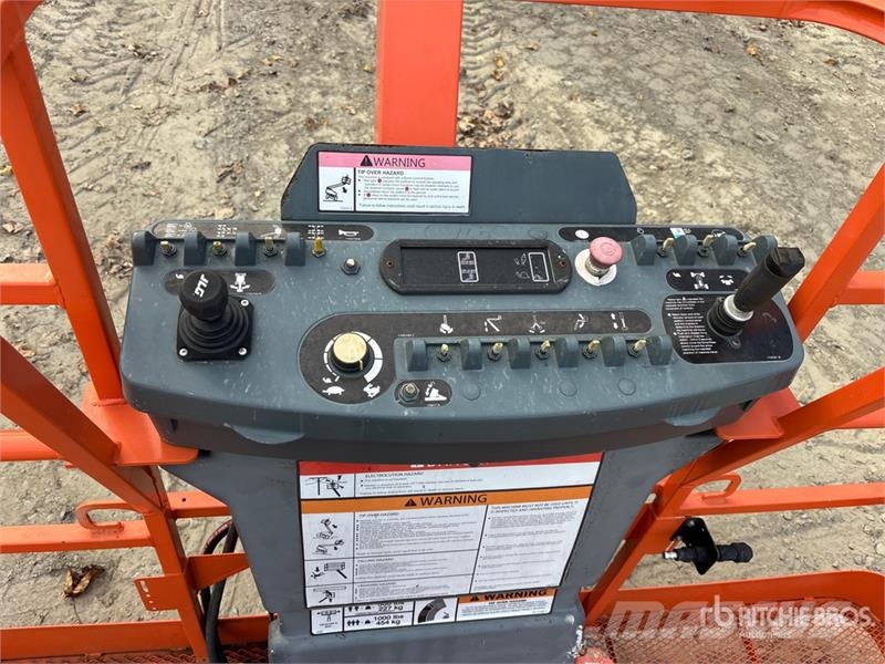 JLG 1250AJP 4WD Diesel Articulating Boom Lift - Factor 관절형 전동이동 리프트