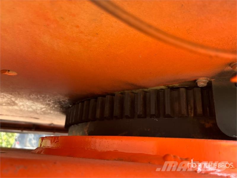 JLG 1250AJP 4WD Diesel Articulating Boom Lift - Factor 관절형 전동이동 리프트