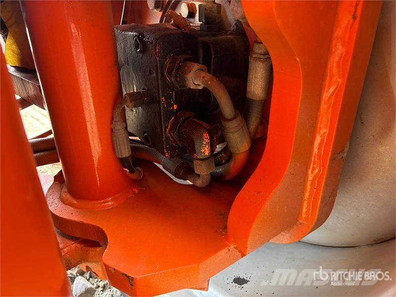 JLG 1250AJP 4WD Diesel Articulating Boom Lift - Factor 관절형 전동이동 리프트
