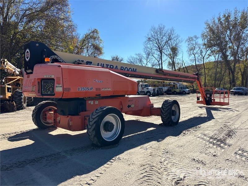 JLG 1350SJP 4WD Diesel Telescopic Boom Lift - Factory Plataformas con brazo de elevación telescópico